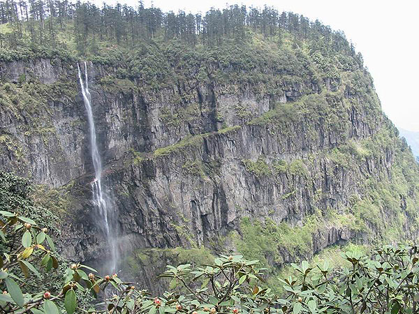 重庆到瓦屋山、高庙、峨眉山半山三日游