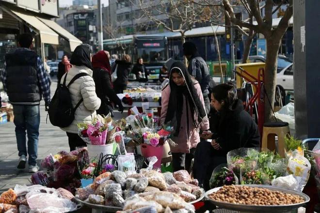 媒体：美伊首轮谈判谈了个寂寞 唯一一次见面只是寒暄