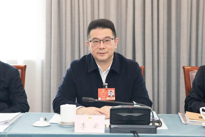 遵义市市长黄伟任上被查：16岁考上大学 几天前在参会