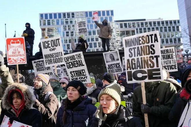 格莱美主持人调侃特朗普与爱泼斯坦关系 遭特朗普怒骂